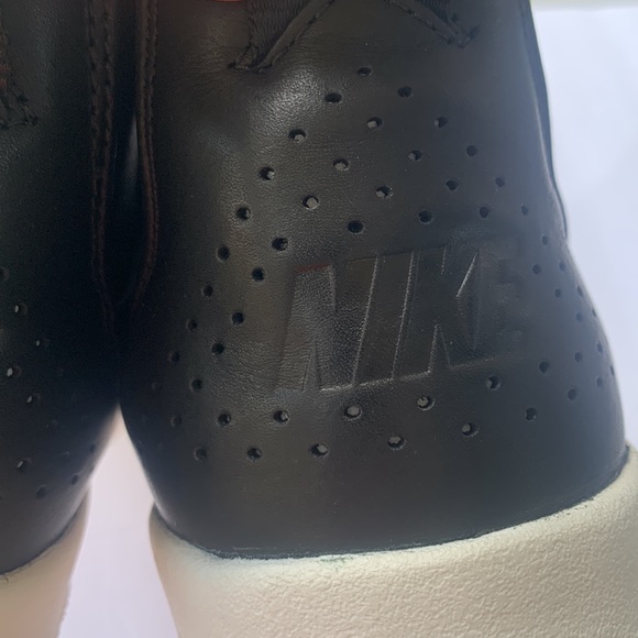 Nike Women's AIR MAX Leather Pull On Shoes - BRAND NEW- Size 7.5  NWOT - Picture 8 of 11